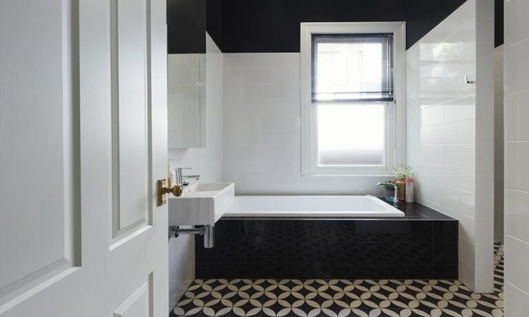 30 Black And White Bathroom Design Ideas | DesignCafe