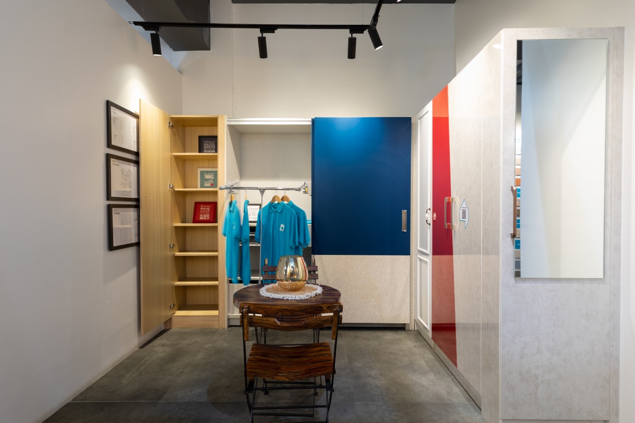 DesignCafe's wardrobe design in thuraipakka, experience centre