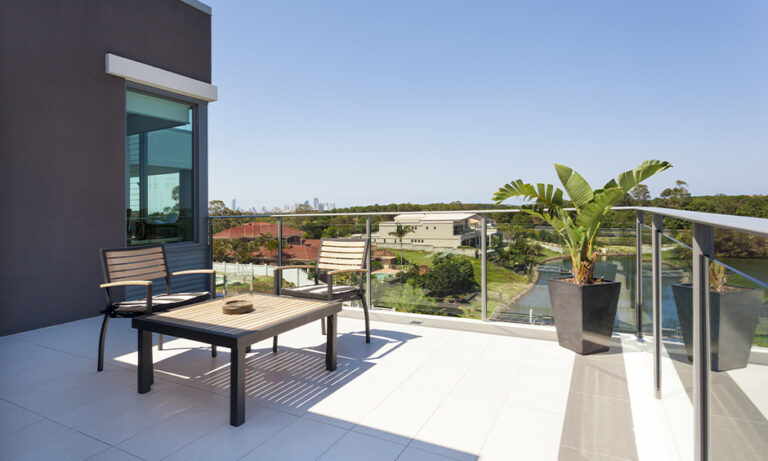 8 Modern Steel Railing Designs for Your Balcony