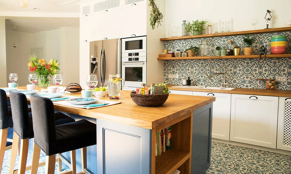 Large kitchen island with dining space, highlighting the benefits of a kitchen island over a peninsula